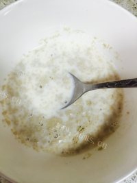 轻脆无糖黑芝麻苏打饼干做法图解1)