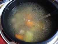 香喷喷的玉米排骨汤的做法图解四