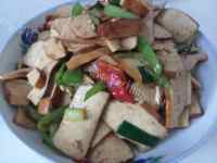 家常菜辣椒炒豆干