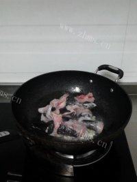 养颜的安康鱼炖豆腐做法图解2)