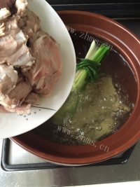 垂涎欲滴的羊肉萝卜汤做法图解4)