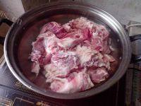 色味俱佳的炖牛腩做法图解5)