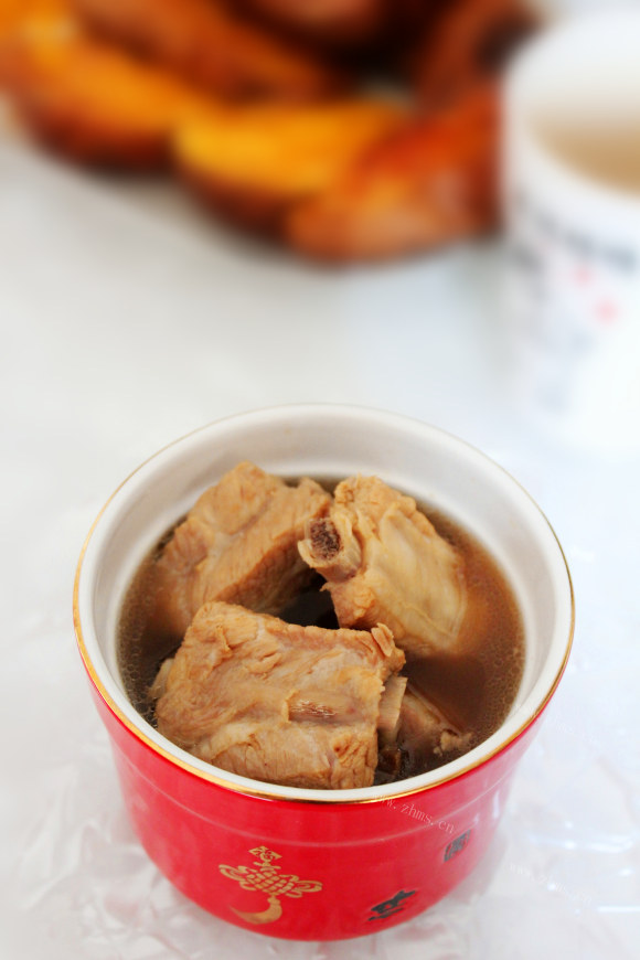 色香味浓的肉骨茶