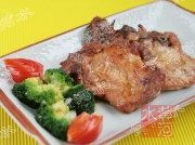 诱人烤黑椒大排