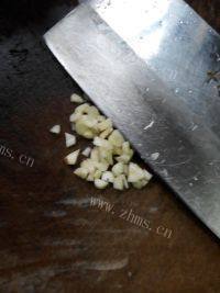 家常菜荷兰豆炒腊肉做法图解2)