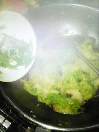 食欲满满的炒白菜