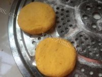 自制南瓜饼做法图解7)