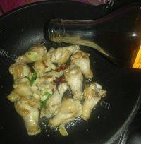 美味的香辣鸡翅根做法图解5)