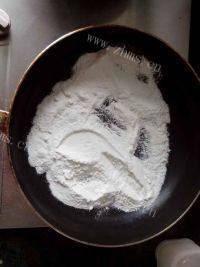 自制奶黄冰皮月饼做法图解7)