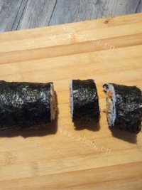 自制紫菜包饭做法图解12)