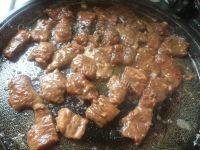 口感极佳的煎牛肉做法图解4)