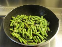 家常菜肉末炒四季豆做法图解5)