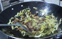 家常菜酸菜炒肉
