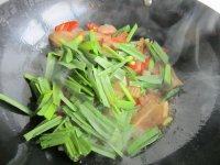 家常菜双椒炒腊肉做法图解11)