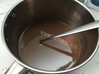 自制草莓巧克力蛋糕做法图解5)