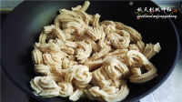 美味的纯天然桃山皮月饼做法图解5)