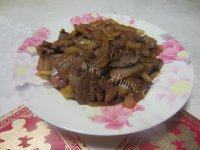 很有食欲的洋葱猪肝