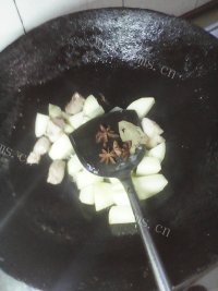 简单的土豆烧肉做法图解5)