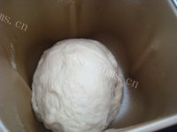 美味山楂果酱面包做法图解5)