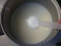 美味的草莓冰激凌做法图解3)