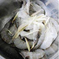 香浓茄汁大虾做法图解2)