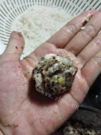美味的珍珠丸子做法图解10)