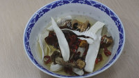 养颜姬松茸花胶西施汤做法图解3)