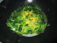 鸡蛋炒菠菜自制做法图解5)