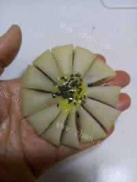 红豆沙菊花酥做法图解23)