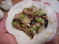 特色香菇白菜发面肉饼做法图解11)