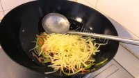 美味鱼香素三丝做法图解6)