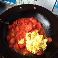 美味的西红柿鸡蛋煲仔饭的做法图解四