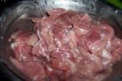 尖椒肉片做法图解1)