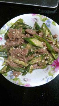 营养丰富的秋葵炒牛肉