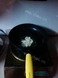 家常菜青椒炒南瓜做法图解3)