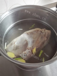 自制酱鸭做法图解3)