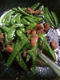 家常菜荷兰豆炒腊味