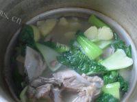 好吃的青菜土豆肉骨汤做法图解11)