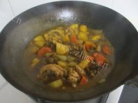 家常菜咖喱土豆鸡块做法图解9)