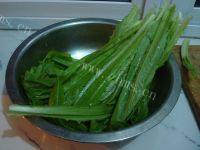 味道不错的豆豉鲮鱼油麦菜做法图解1)