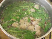 美味的豆芽丸子汤做法图解10)