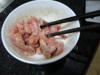 家庭版莲藕炒肉片做法图解2)