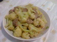 回味无穷的肉片炒菜花