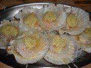 蒜蓉粉丝蒸扇贝做法图解5)