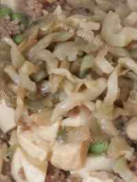 家常菜肉末烧豆腐做法图解9)