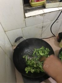 DIY西兰花炒肉做法图解4)