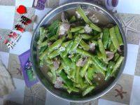 诱人的猪肉炒豆角