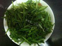 美味的炒韭菜做法图解2)
