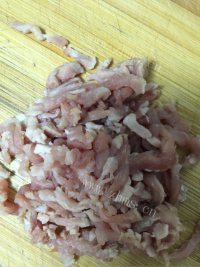 脆嫩可口的莴苣肉丝做法图解1)