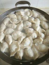 自己做的荠菜饺子做法图解10)